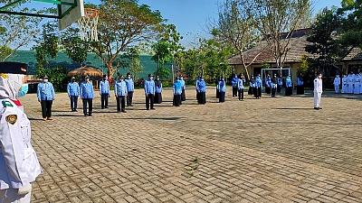 DIMASA PPKM, SMAN 1 MONTONG PERINGATI HUT RI KE-76 SECARA SEDERHANA