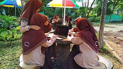 SISWA LEBIH KERASAN DISEKOLAH JELANG LULUSAN